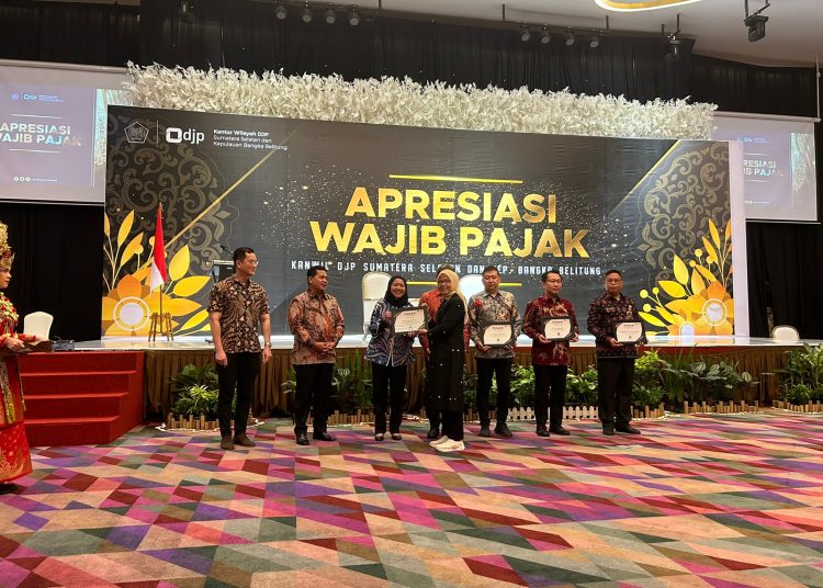 PTBA Sabet Penghargaan dari Kanwil DJP Sumsel Babel