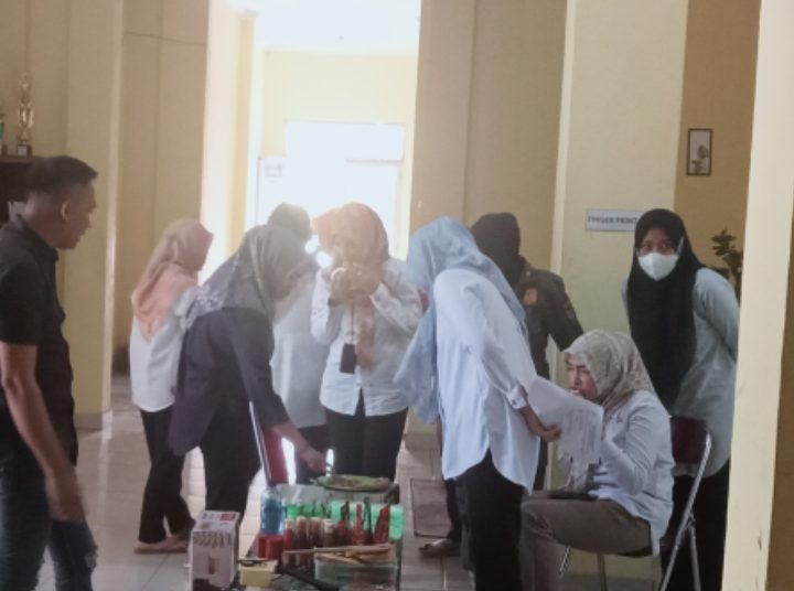 Saat Jam Kerja Kantor Inspektorat Muara Enim Dijadikan Tempat Memasak Kue