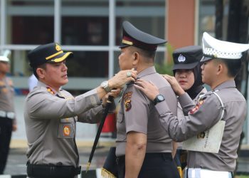 Iptu Azadin Terima Kenaikan Pangkat Pengabdian, Polres Muara Enim Beri Penghormatan pada Pengabdian Tanpa Cela